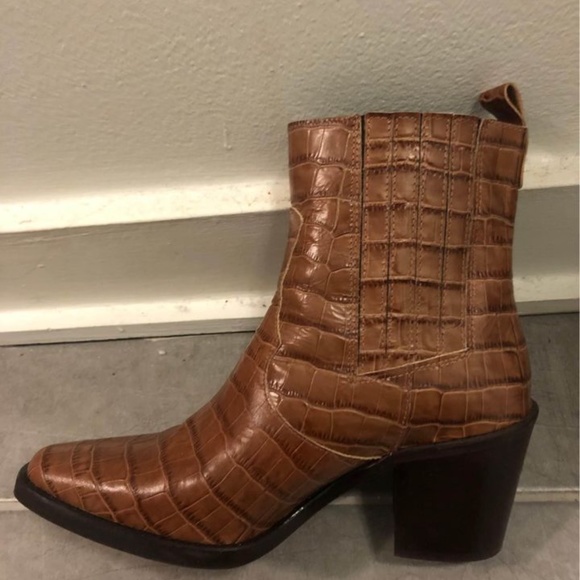 L’intervalle leather booties - Picture 2 of 3